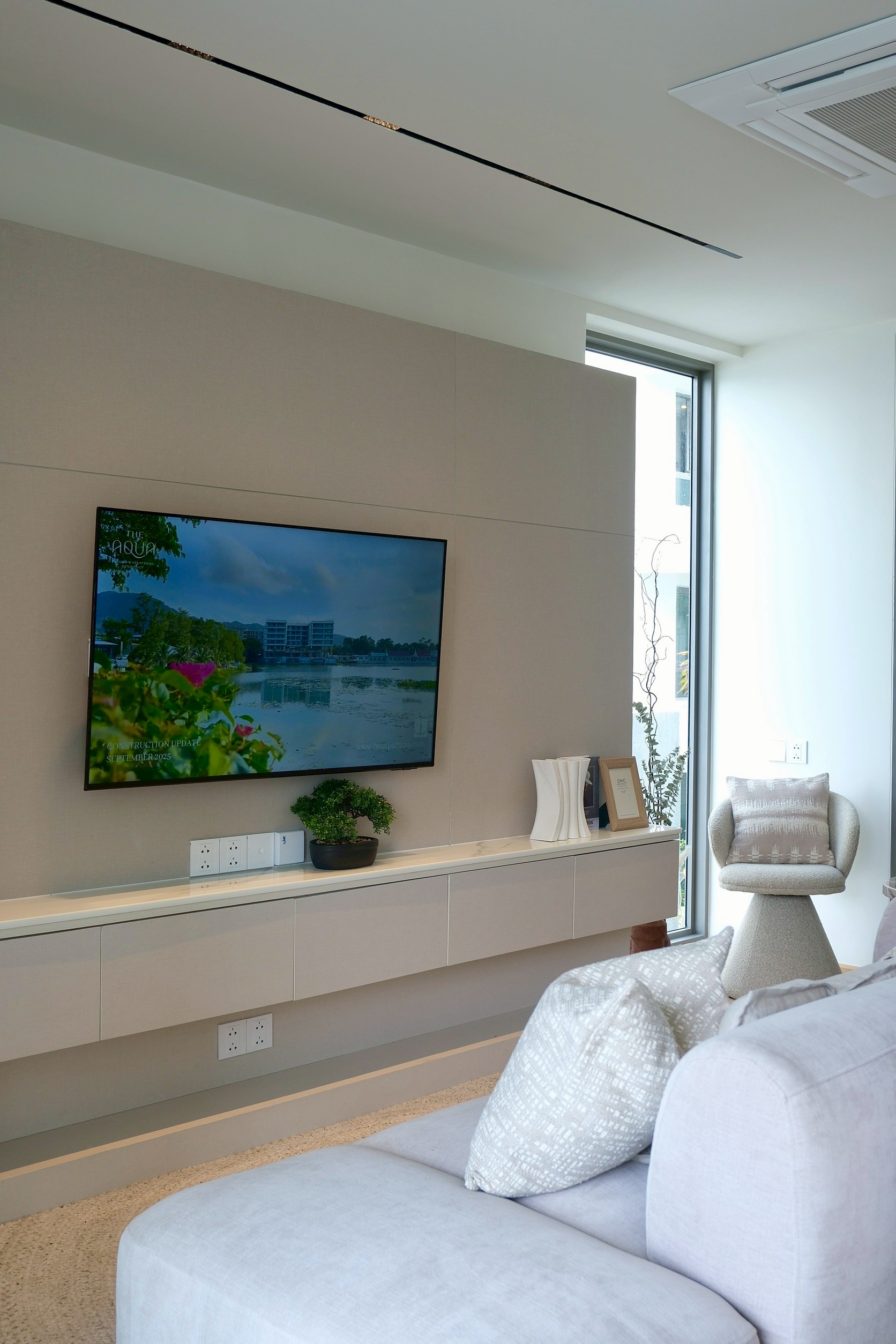 The Aqua 36